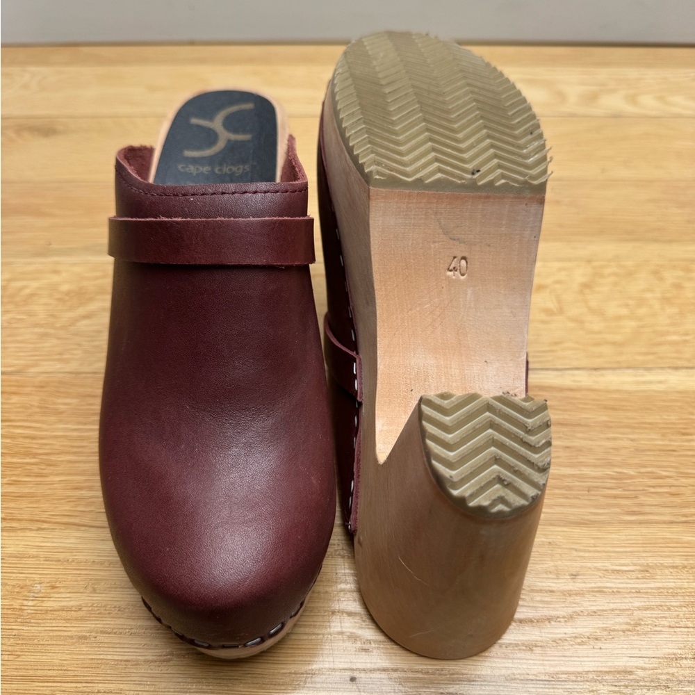 CAPE CLOGS | Selma Clog in Wine Leather - Picture 2 of 5